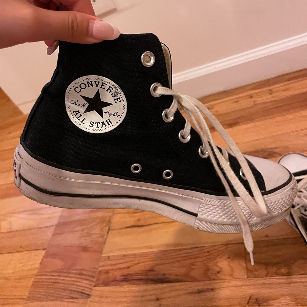 Platform black and white converse!